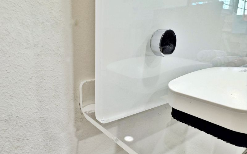 Rounded Edges for Glass Whiteboard