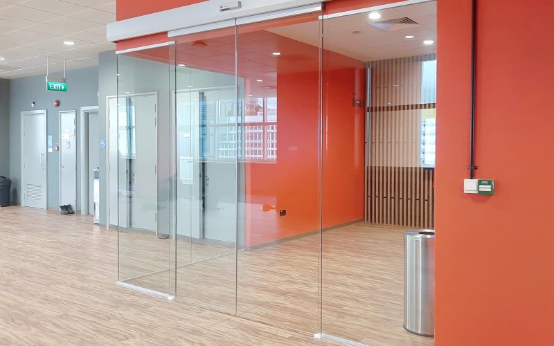 Automatic Sliding Door for Arts School Level Entrance