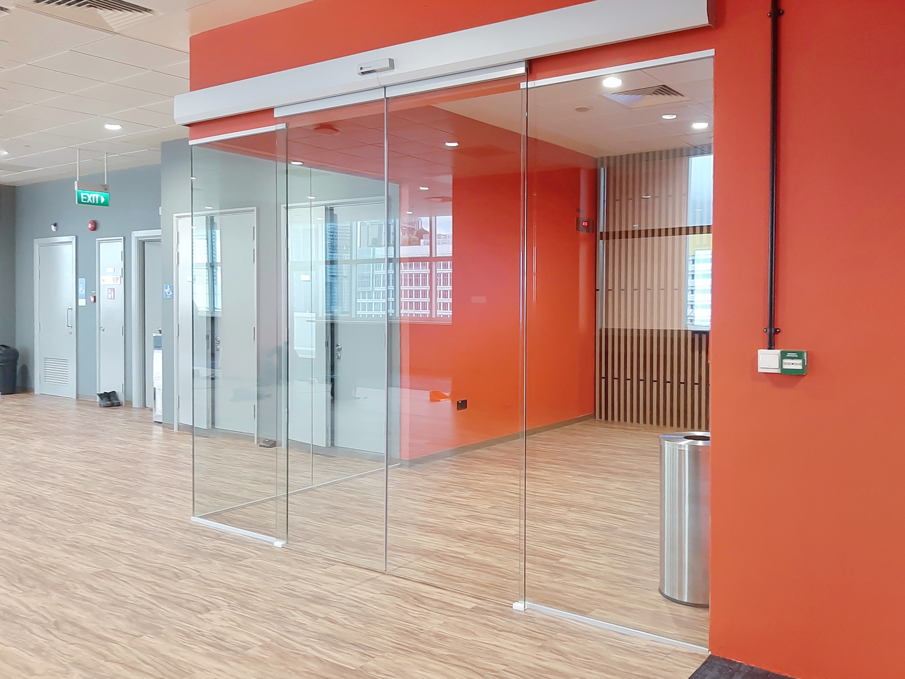 Automatic Sliding Door for Arts School Level Entrance