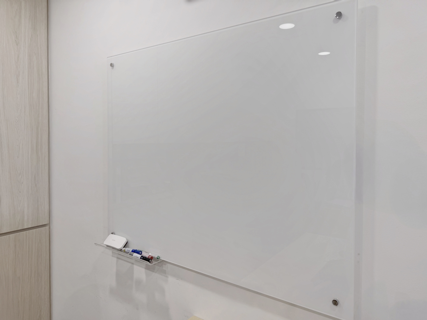 Crystal White Magnetic Glass Whiteboard